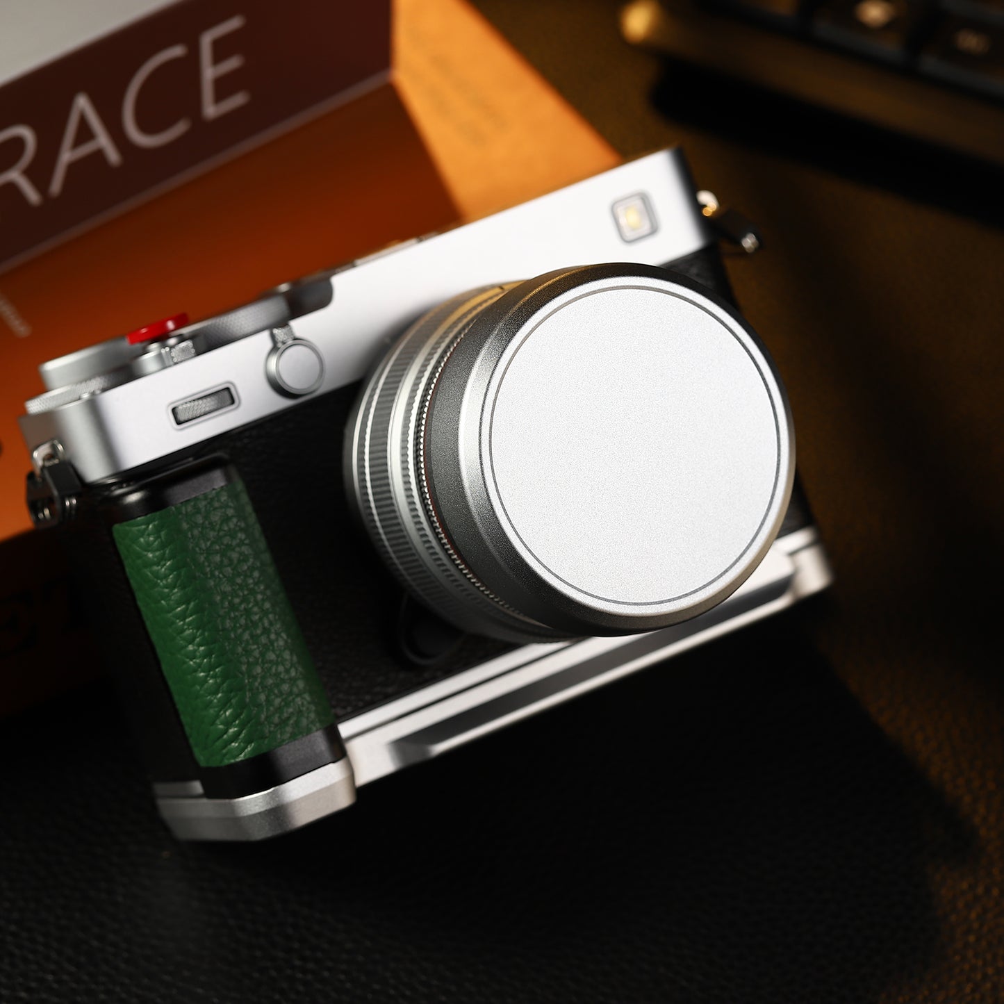 Haoge Squaret Metal Lens Hood for Fujifilm XF23mm F2.8 on XE5 Cemera Body kit Fujinon XF27mmF2.8 R WR Lense 39mm Screw-in Hood Silver ,With Metal Cap