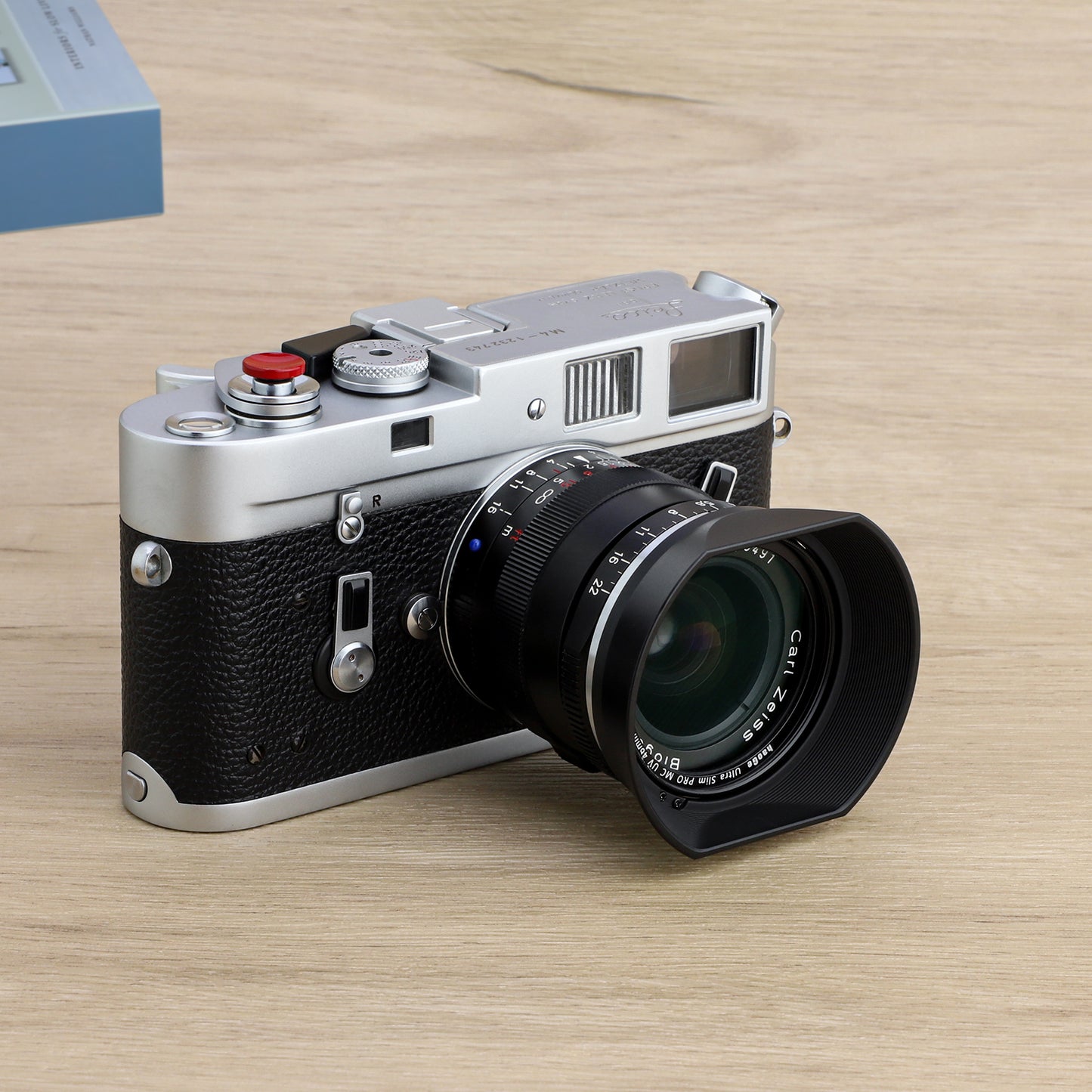 Haoge Square Metal Lens Hood for Carl Zeiss C Sonnar T* 1.5/50 50mm f1.5 ZM Biogon T* 2.8/21 21mm f2.8 ZM, C Biogon T* 4.5/21 21mm f4.5 ZM, 2.8/25 25mm f2.8 ZM, 2.8/28 28mm f2.8 ZM Lens LH-ZV03MB
