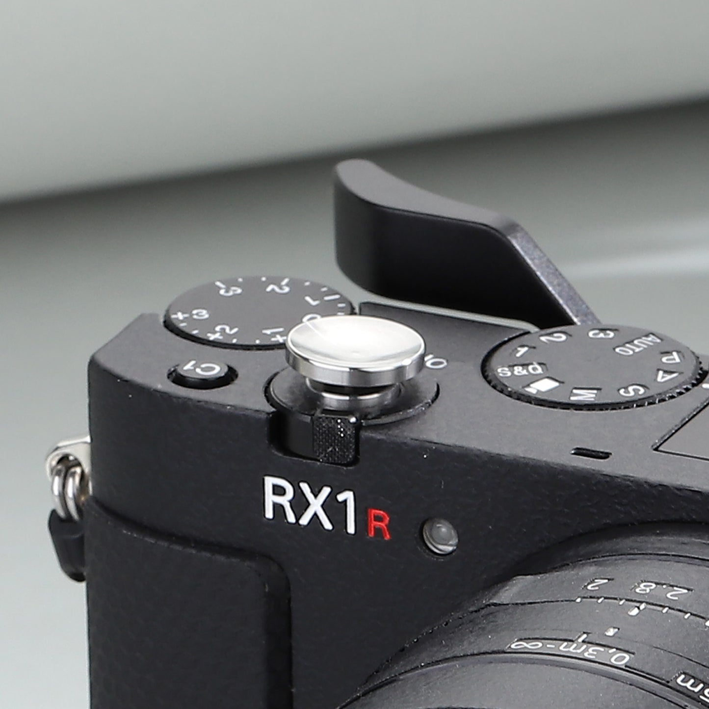 Haoge Metal Shutter Release Button for Sony RX1 RX1R RX1RII/M2 RX1RIII/M3 RX10 I II III IV Camera Concave Surface Red