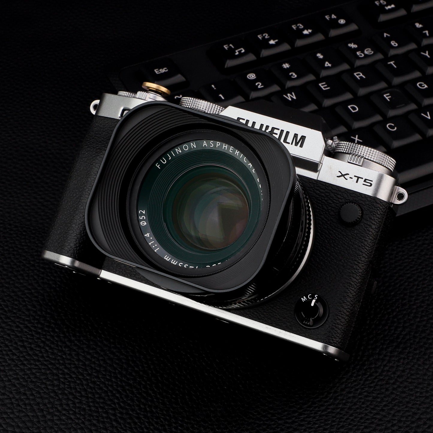 Haoge LH-X53 Quadratische Gegenlichtblende aus Metall für Fujifilm Fuji Fujinon XF 35mm F1.4 R / XF35mmF1.4 R Objektiv 