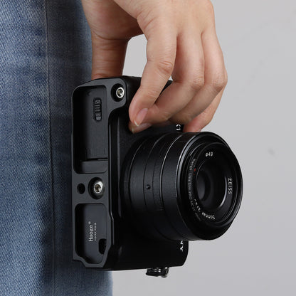 Haoge HG-RX1RIII Skidproof Camera Bracket Holder Hand Grip for Sony Cyber-shot DSC-RX1R III RX1RM3 RX1RIII Full-frame Digital Camera
