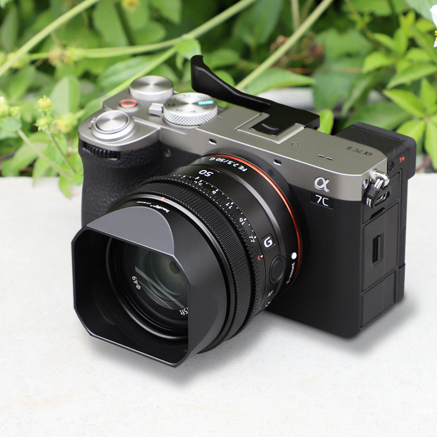 Haoge Metal Square Lens Hood for Sony RX1RIII/RX1RM3/RX1M2/RX1 Camera and Sony FE 40mm F2.5 G FE 50mm F2.5 G FE 24mm F2.8 G Lens Shade on A7CII A7CR A7R4 Camera Bayonet  Mount