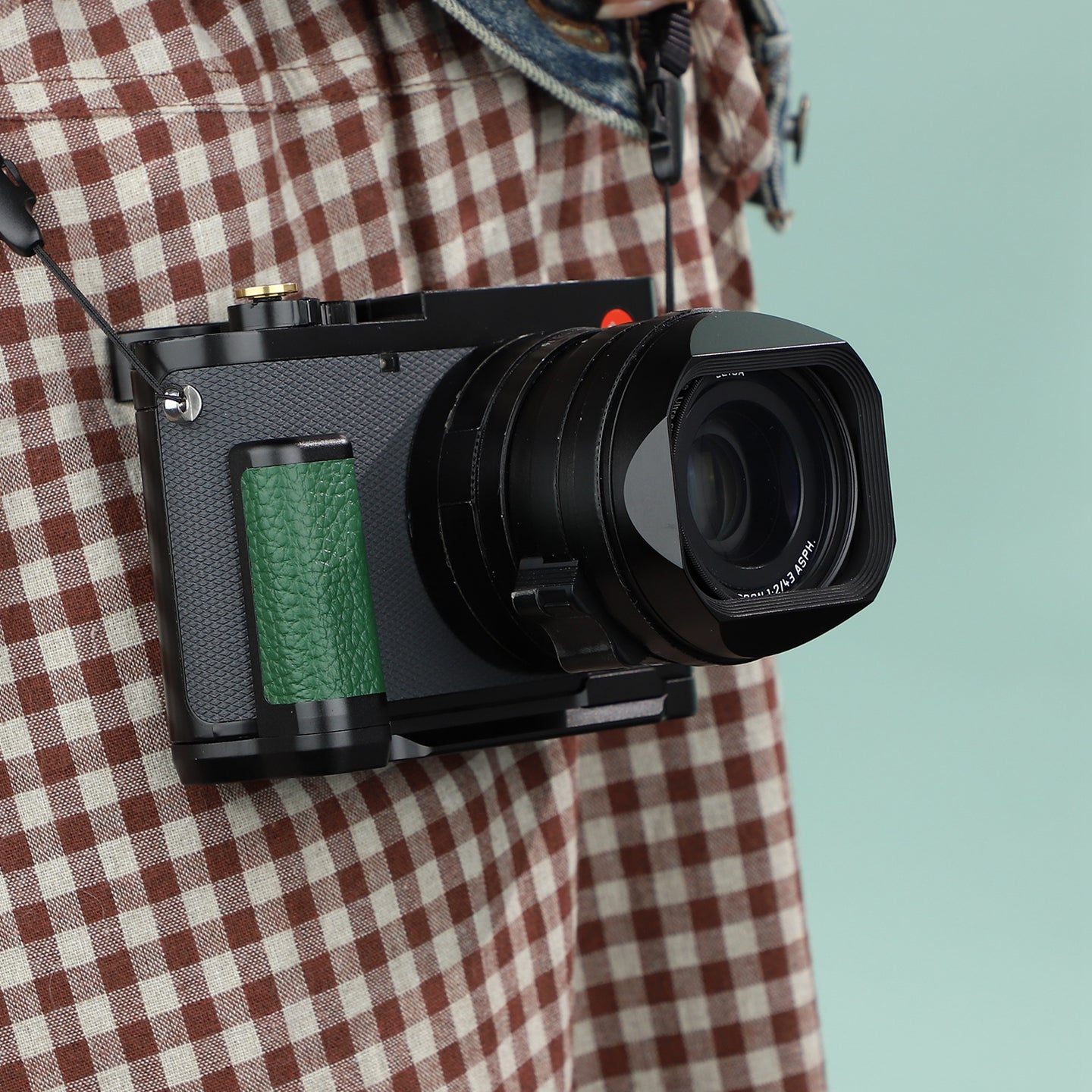 Haoge Handle HandGrip for Leica Q3 Q3-43 Digital Camera Body Accessories L-Shape Grip Bracket Green HG-Q3B-G