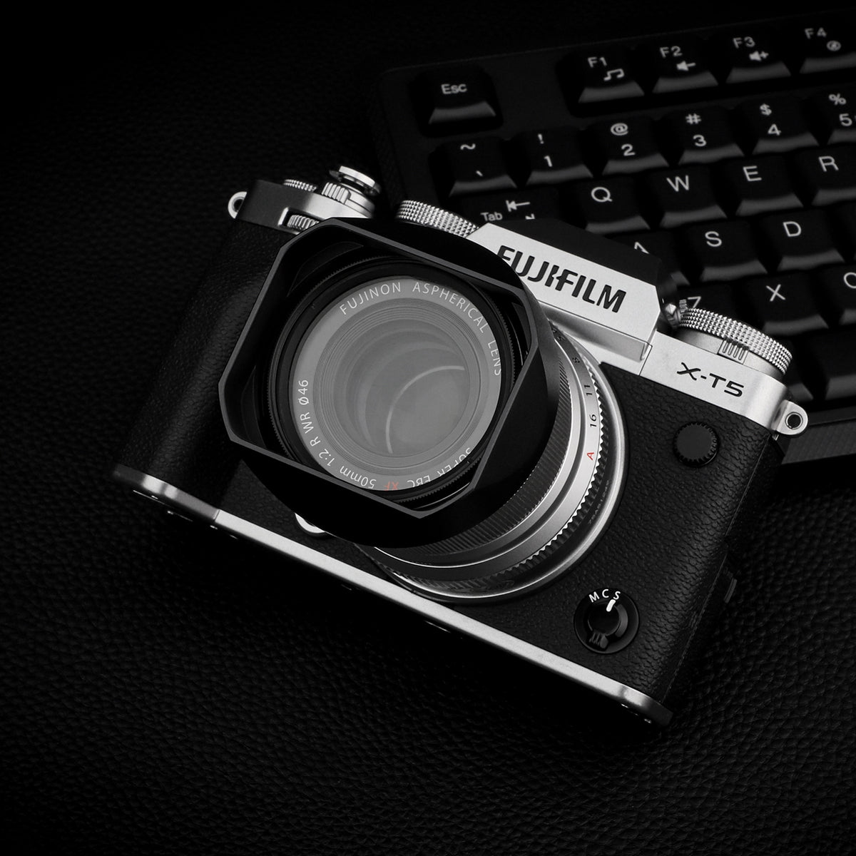Haoge LH-X50N Bayonet Square Metal Lens Hood for Fujifilm Fuji Fujinon XF 50mm F2 R WR Lens With Metal Cap Kit on X-Pro3 X-T4 X-S10 Camera