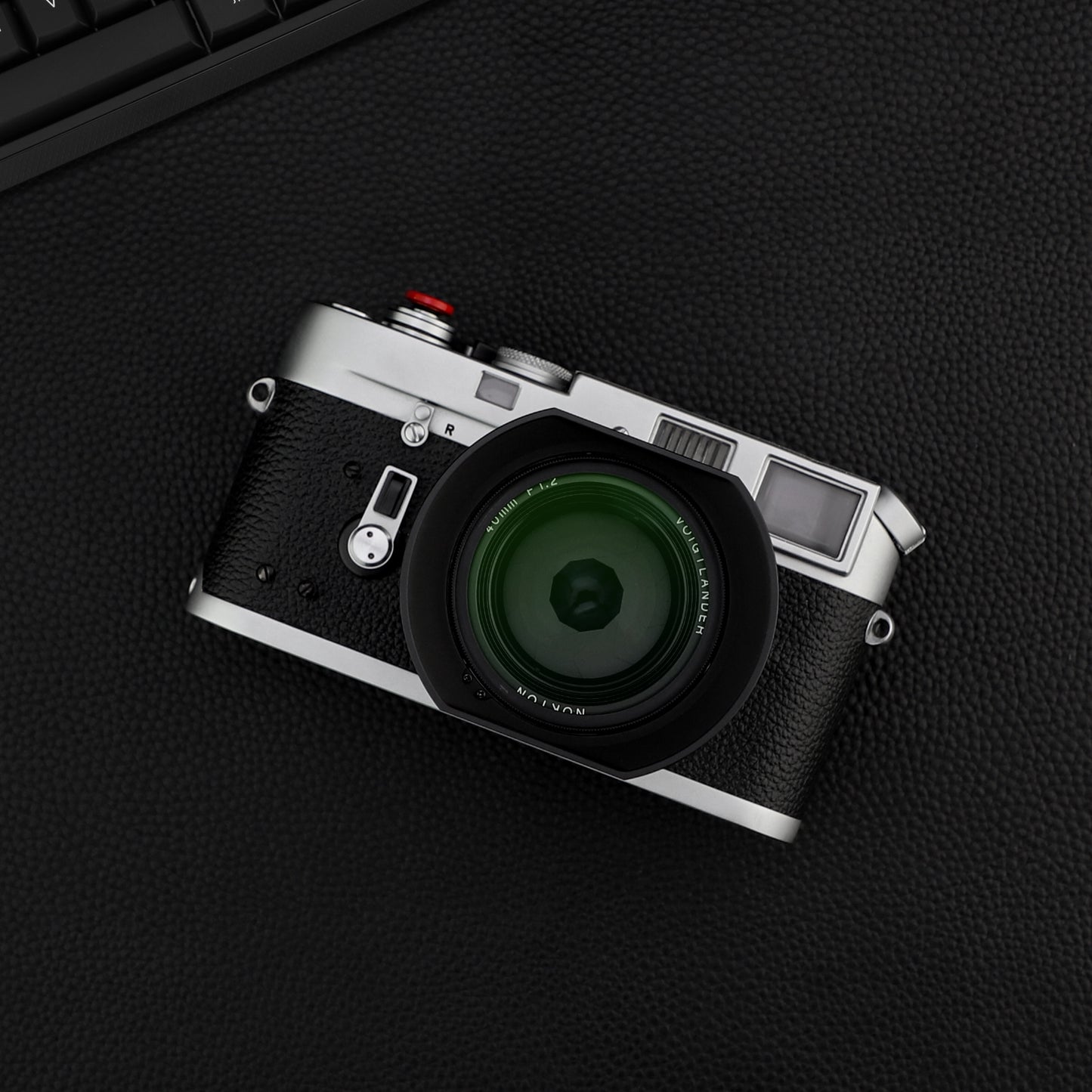 Haoge Bayonet Metal Square Lens Hood for Voigtlander Nokton Aspherical ASPH 40mm f/1.2 VM,35mm f1.2 VM II/III, 50mm f1.2 VM Leica M-Mount Lens replaces LH-8 Shade Black  LH-VM35MB