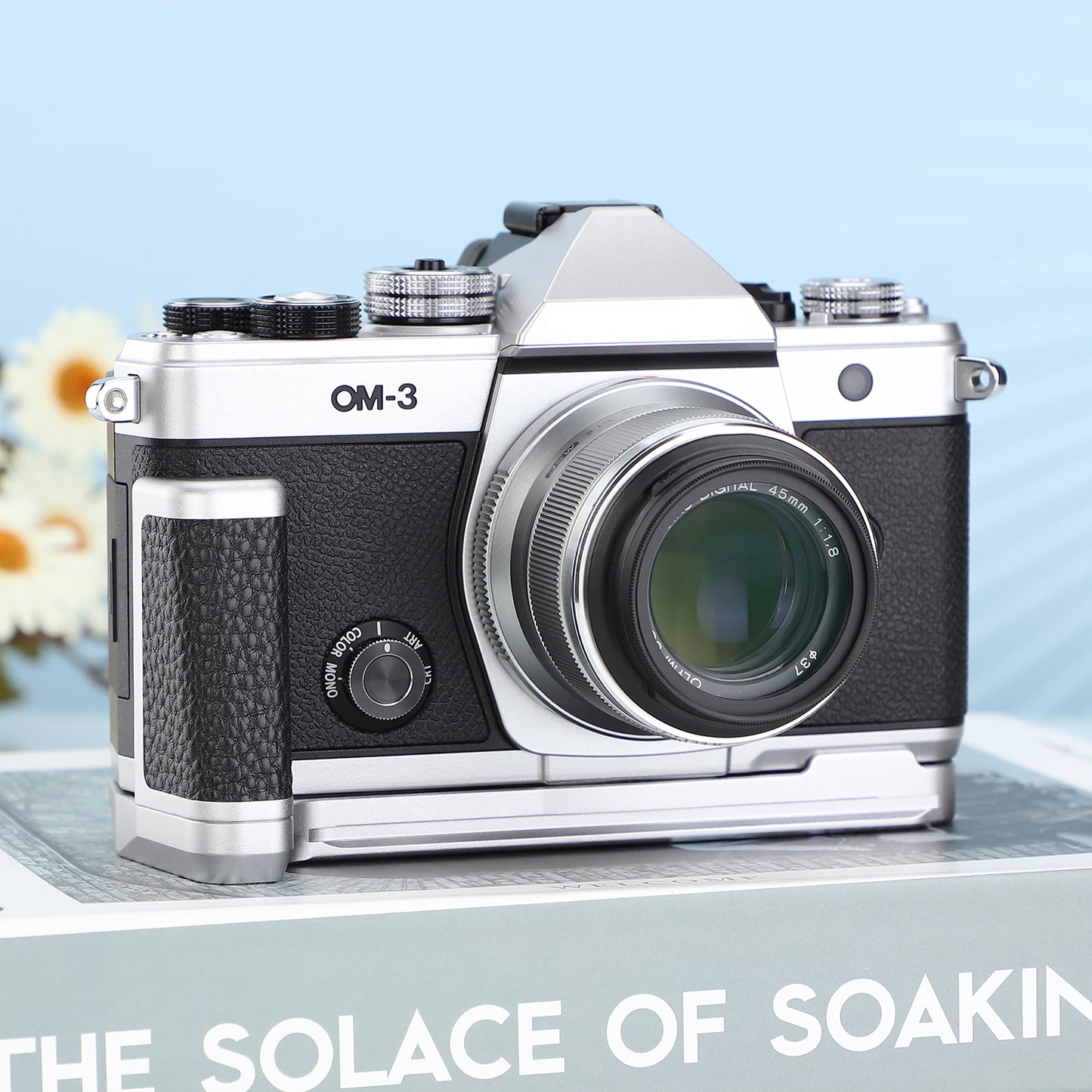 Haoge Camera Bracket Holder Hand Grip for OM SYSTEM OM-3 Camera fit Arca Swiss Kirk RRS Benro Quick Release Plate Silver HG-OM3-S