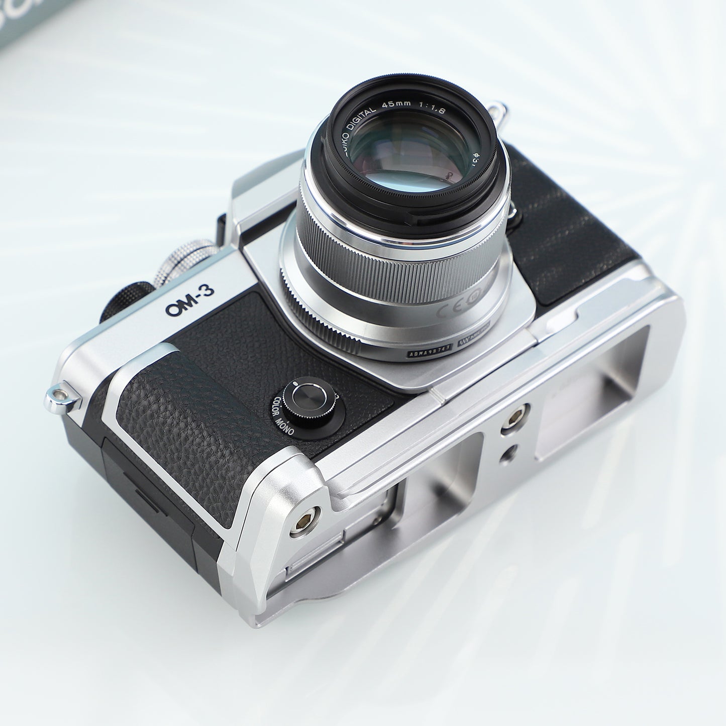 Haoge Camera Bracket Holder Hand Grip for OM SYSTEM OM-3 Camera fit Arca Swiss Kirk RRS Benro Quick Release Plate Silver HG-OM3-S