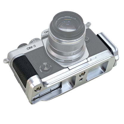 Haoge HG-OM3 Camera Bracket Holder Hand Grip for OM SYSTEM OM-3 Camera fit Arca Swiss Kirk RRS Benro Quick Release Plate
