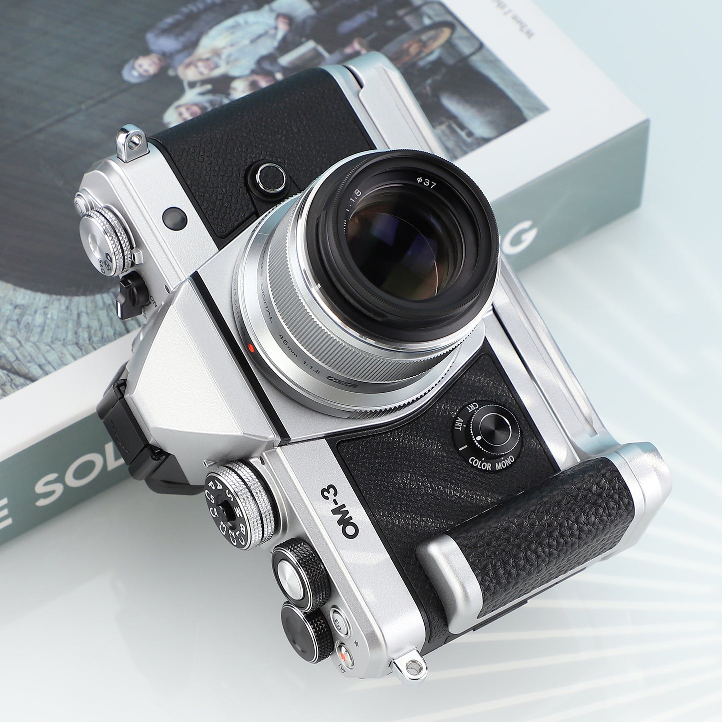 Haoge Camera Bracket Holder Hand Grip for OM SYSTEM OM-3 Camera fit Arca Swiss Kirk RRS Benro Quick Release Plate Silver HG-OM3-S